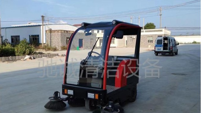 工廠用半封閉電動(dòng)掃地車優(yōu)勢(shì)分析